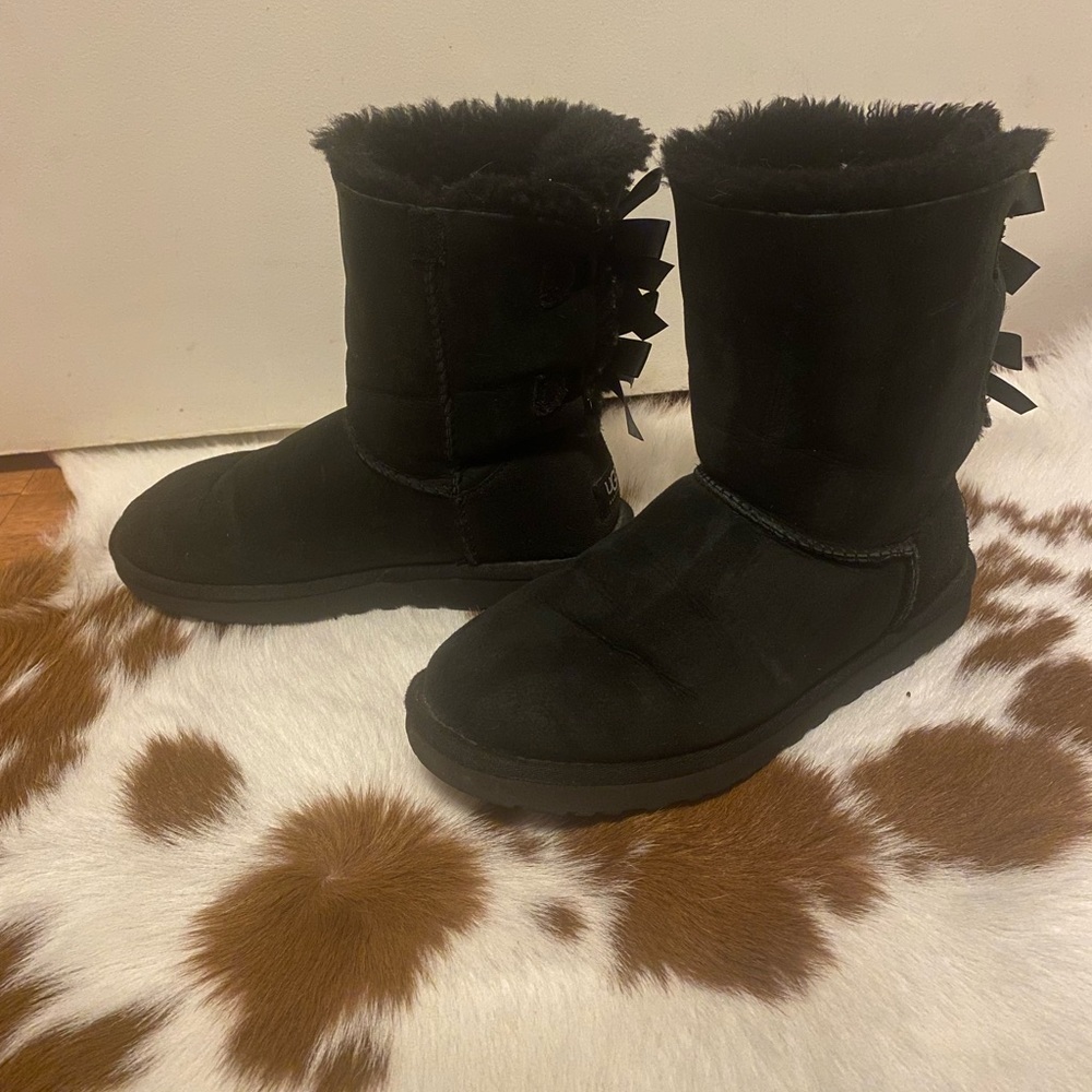 Black Ugg Boots size 7 with Bows